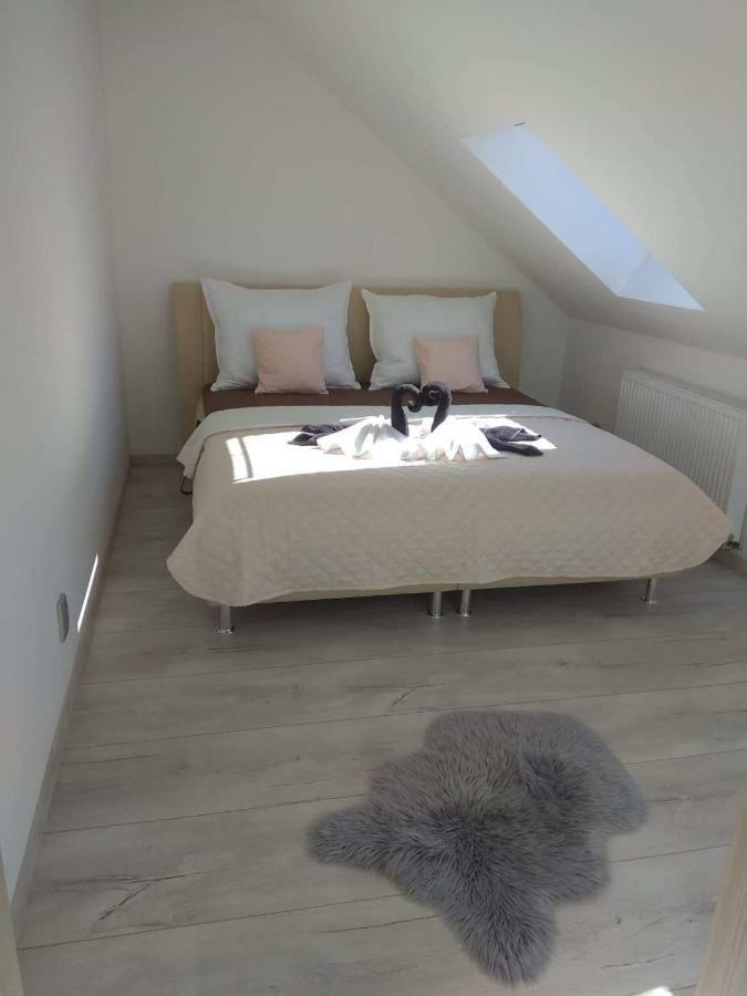 VIP suite hotel Heinz Dobris Buitenkant foto