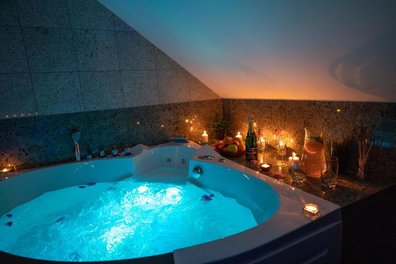 VIP suite hotel Heinz Dobris Buitenkant foto